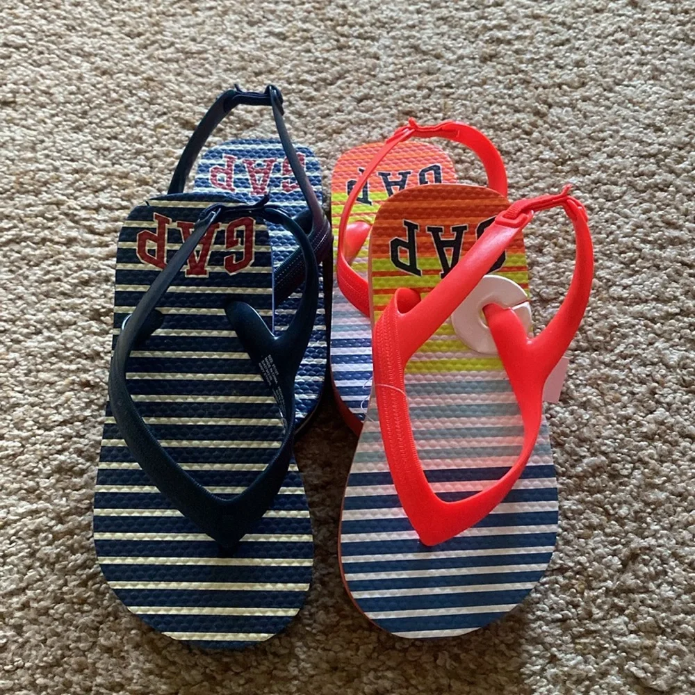 2 pairs Gap flip flops sz 10. NWOT blue/white striped. NWT neon orange striped.